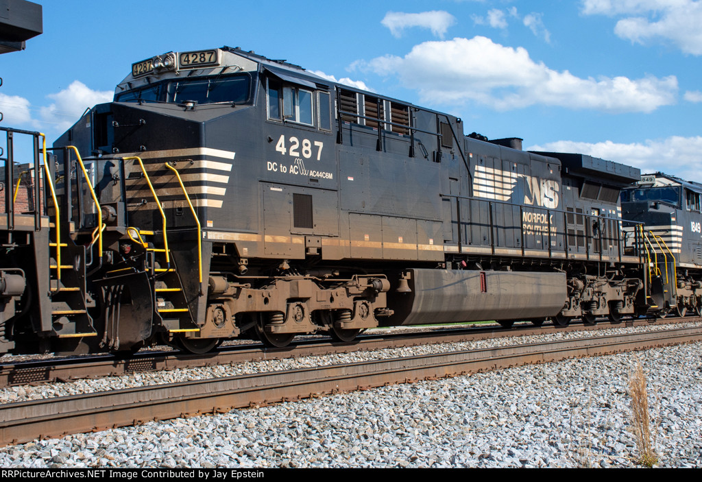 NS 4287 trails on a northbound intermodal  